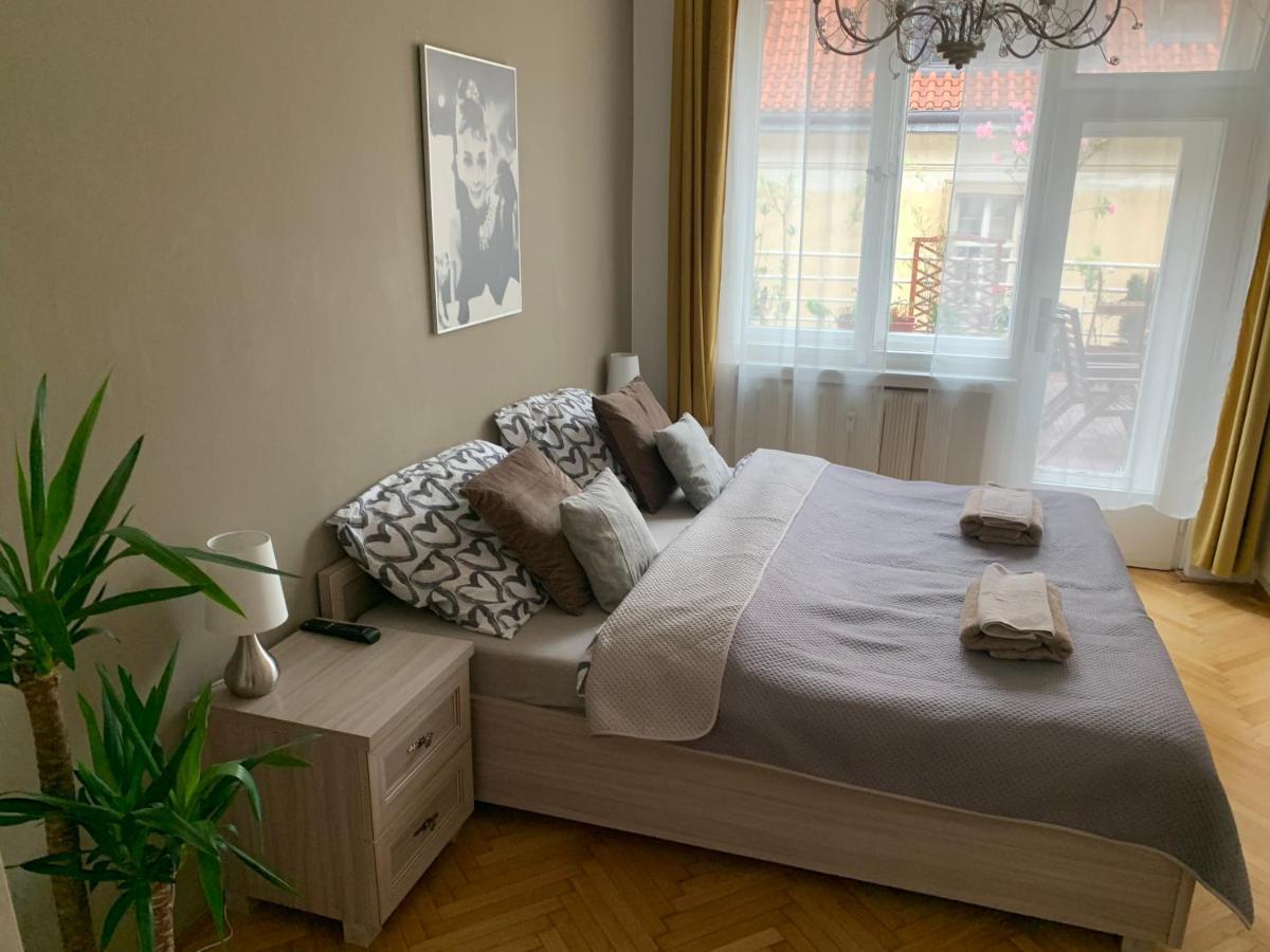 Apartamento Anenska By Charles Bridge 2 Praga Exterior foto